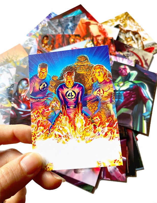80 Jahre Marvel Sticker und Trading Cards Beispiel UV Lackierung der Cards